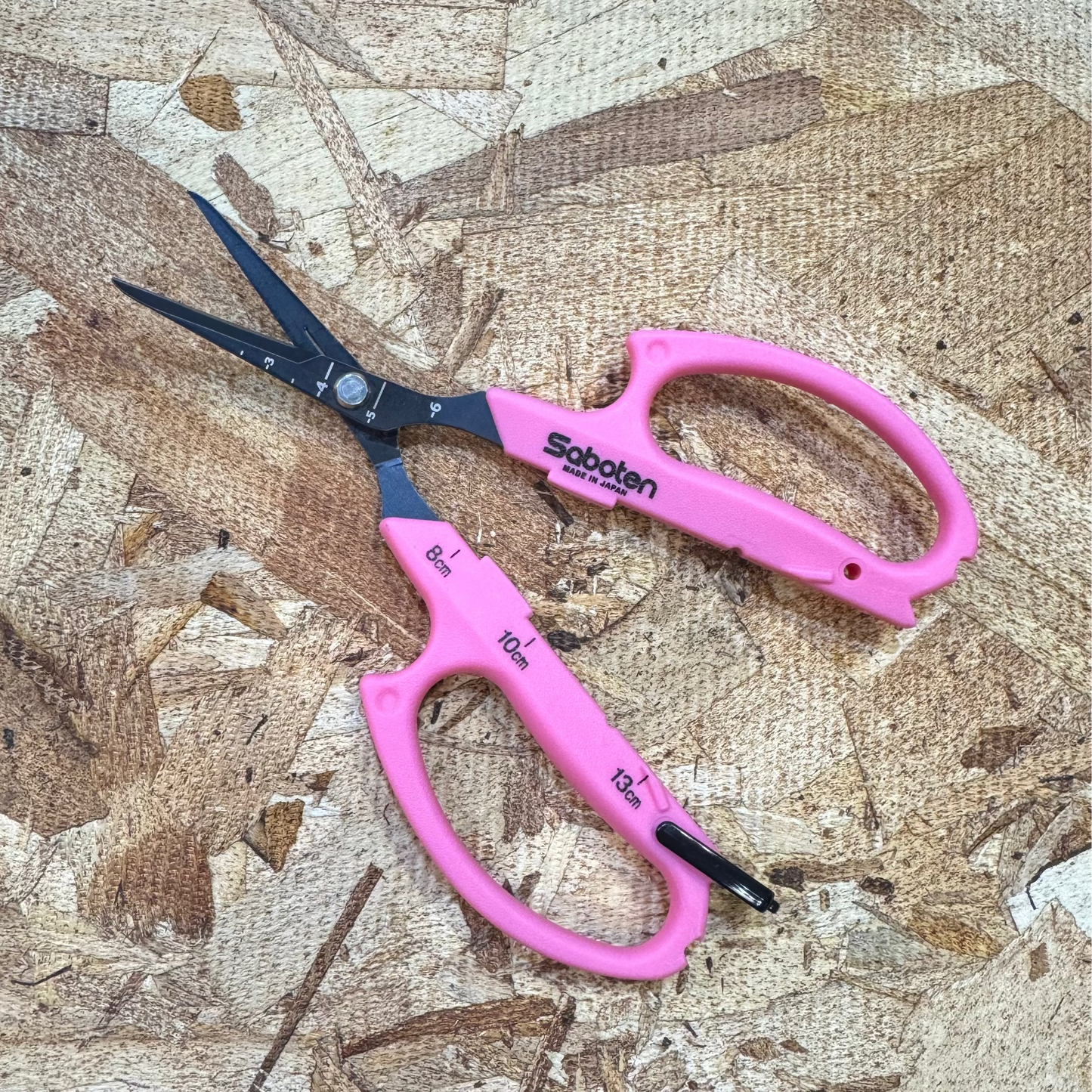 磁石の力で楽々 ぶどう鋏 オートマチックはさみで寄せ植え・ギャザリング作業