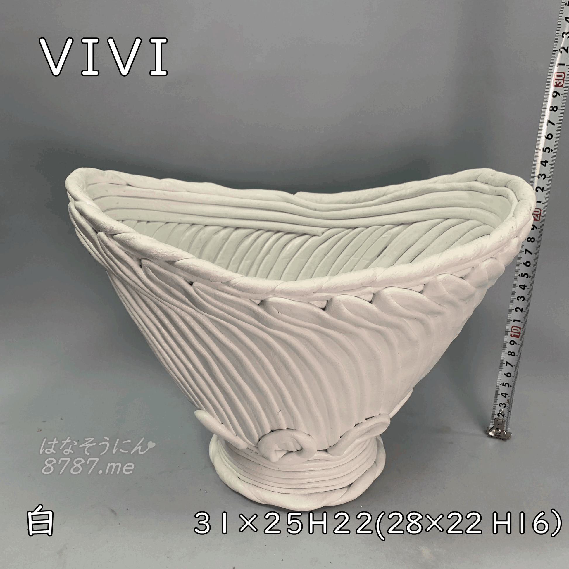 「綱木紋VIVI」は、イシダ工房で作られた通販用の寄せ植え鉢です。この大型鉢は、木粉、竹繊維、炭酸カルシウムで製作されており、割れず劣化しません。植物がよく育つ大きい鉢で、手作りのため、色や模様が一点一点異なり、入荷時期によって変化します。初心者向けの綱木紋鉢として、植物を育てる楽しさを提供します。植物愛好家にとって理想的な鉢で、寄せ植えを通じて自然とのふれあいを楽しんでください。綱木紋 人気 上品 鉢植え 豪華 かわいい 推し オンラインショップ ゴージャス 通販サイト 綱木紋鉢 ECサイト 癒し オシャレ バスケット植え 鉢花 萌え 寄せ植えスタイル 豊富な種類 希少 販売店 綱木紋の鉢 つなきもん 販売 通販 おすすめ鉢 価格 購入 セール 安い